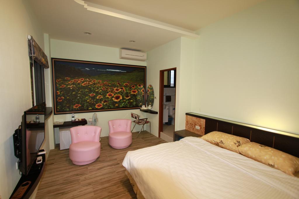 G Home Sir B&B Манонг Екстериор снимка